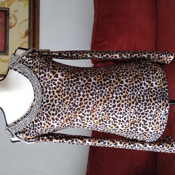 C. OLIVER SILVER BEADED EMBELLISHED COLD SHOULDER CUT OUT TOP. - Picture 1 of 7